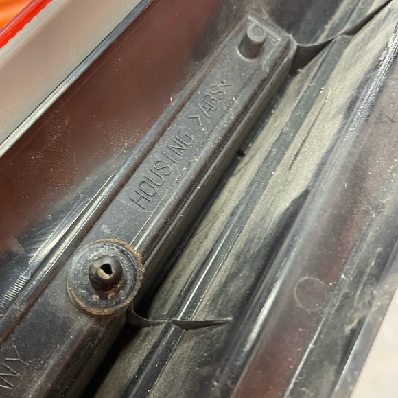 2003 2004 2005 2006 Volvo XC90 Upper Right Tail Light OEM 30678221 - Picture 7 of 7